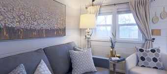 Private Cabin - Hiking. Getaway. Near the ARK. No Cleaning Fees