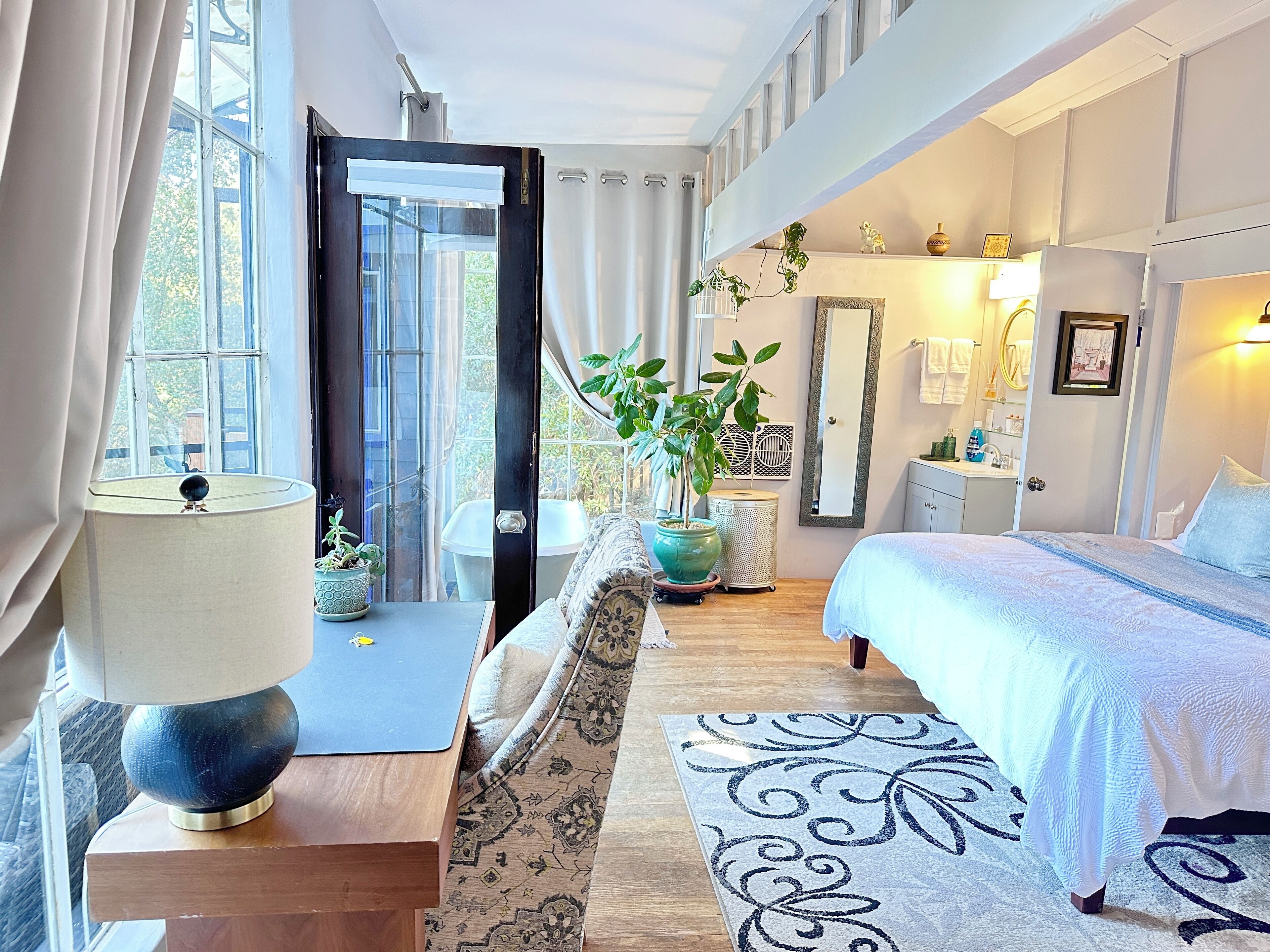 1 bedroom, desk, free WiFi, bed sheets