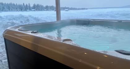 3 Bar D Lodge - Hot Tub, Heated Floor, Fire pit, Starlink Internet
