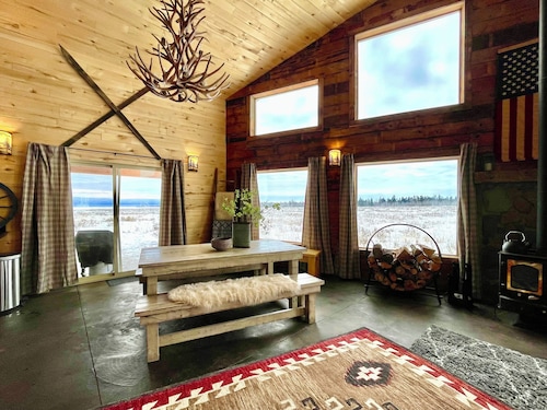 3 Bar D Lodge - Hot Tub, Heated Floor, Fire pit, Starlink Internet