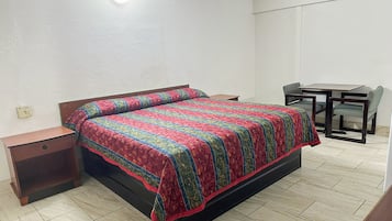 Chambre, 1 trĂšs grand lit, non-fumeur