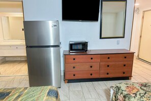 Iron/ironing board, free WiFi, bed sheets - Shamrock Kings Inn By Oyo Marked Tree I-555 (Marked Tree)