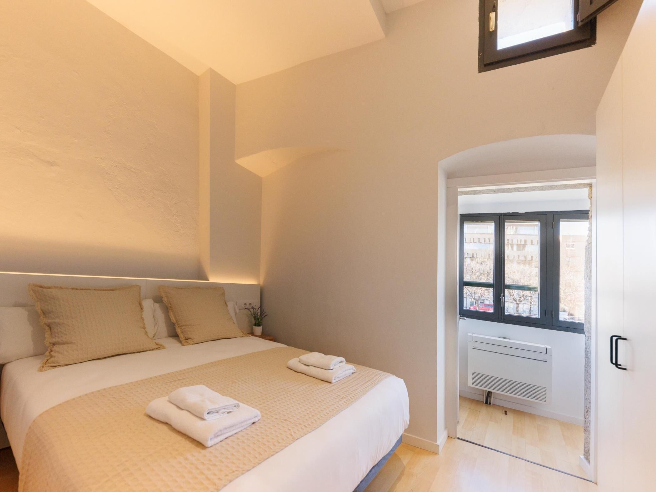 1 bedroom, iron/ironing board, internet, bed sheets