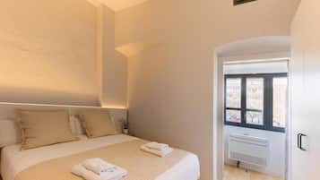 1 bedroom, iron/ironing board, internet, bed sheets