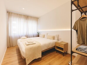 3 chambres, fer et planche à repasser, accès Internet, draps fournis