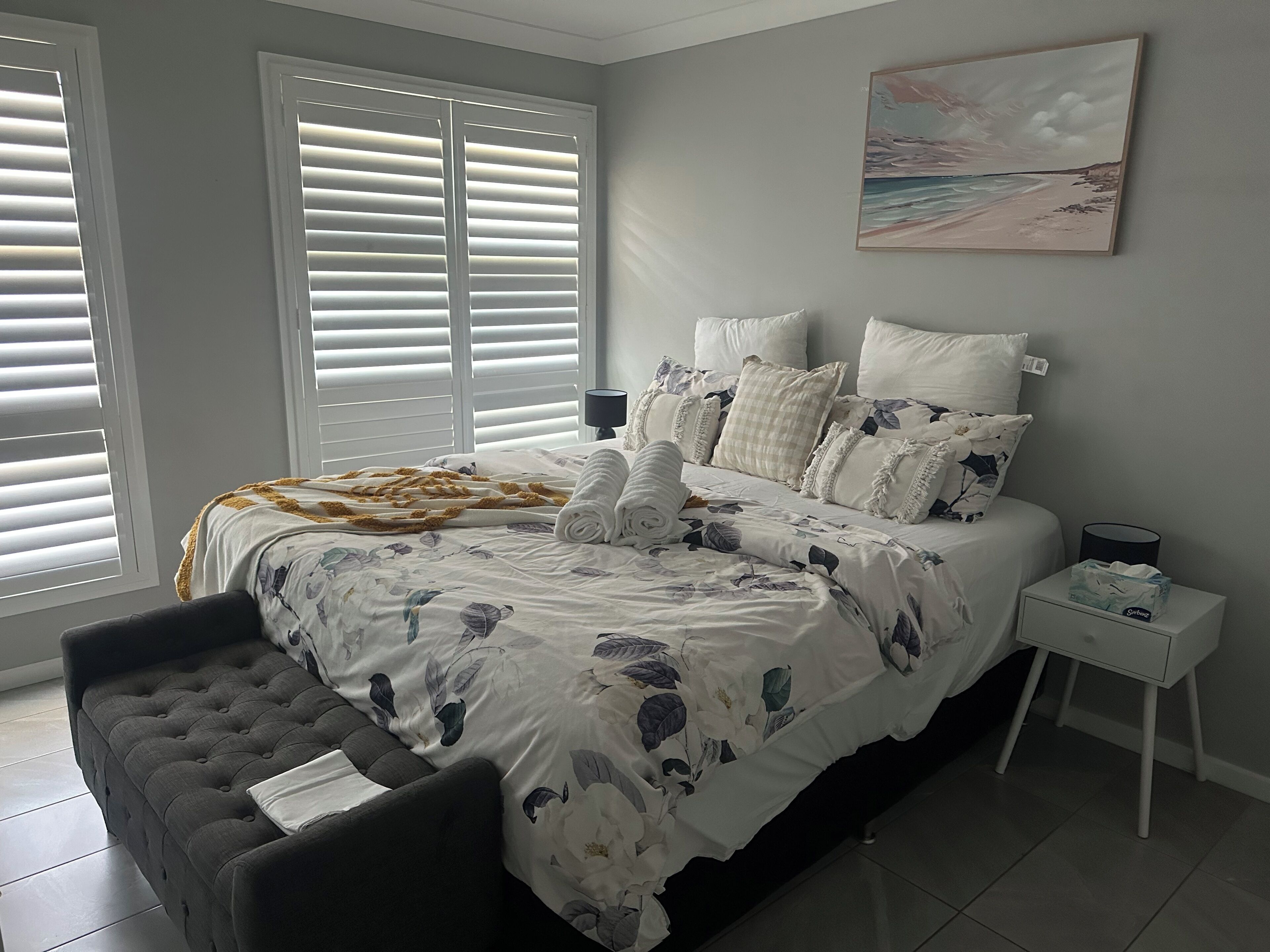 4 bedrooms, iron/ironing board, WiFi, bed sheets