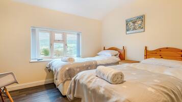 3 bedrooms, bed sheets