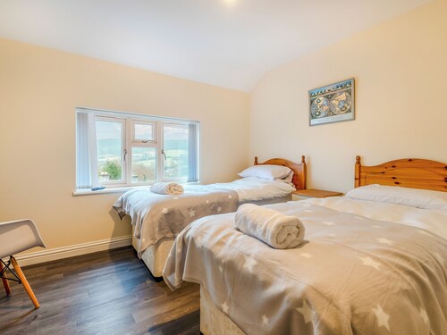 3 bedroom accommodation in Stroud