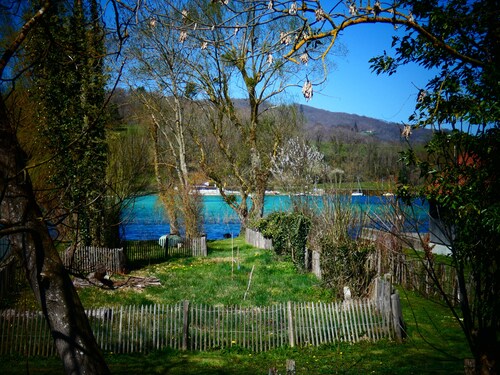 LE LAC BLEU Appt / terr / plage privée lac