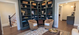 Ambleside in Boothbay Harbor Maine! Perfect for Fall Foliage and Gardens Aglow!