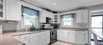 Charming 3br Property with fenced in downtown Mooresville, NC