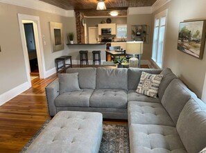 TV - Renovated Bungalow in Downtown Mooresville, NC (Mooresville)