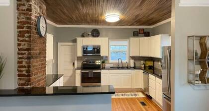 Renovated Bungalow in Downtown Mooresville, NC