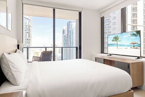 2 bedrooms, free WiFi, bed sheets, wheelchair access - 2901 - Beautiful Downtown Apt with Pool and Gym (Miami)