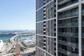 Exterior - 2901 - Beautiful Downtown Apt with Pool and Gym (Miami)