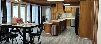 Luxury Estate Accommodations, with a Serene Pool, and Elegant Event Spaces