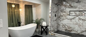 Luxury Estate Accommodations, with a Serene Pool, and Elegant Event Spaces