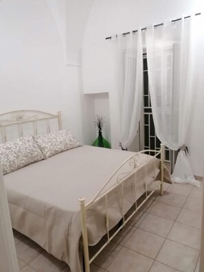 1 dormitorio y ropa de cama