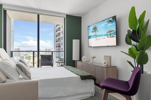 1 bedroom, free WiFi, bed sheets, wheelchair access -  3013 - Kaseya Center Apt for 4 ppl with Pool and Gym (Miami)