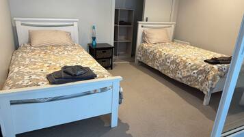 2 bedrooms, iron/ironing board, WiFi, bed sheets