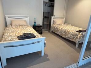 2 chambres, fer et planche Ă repasser, Wi-Fi, draps fournis