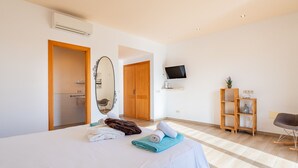 Room - Villa Sol y Vida. Son Sampoli (Llucmajor)