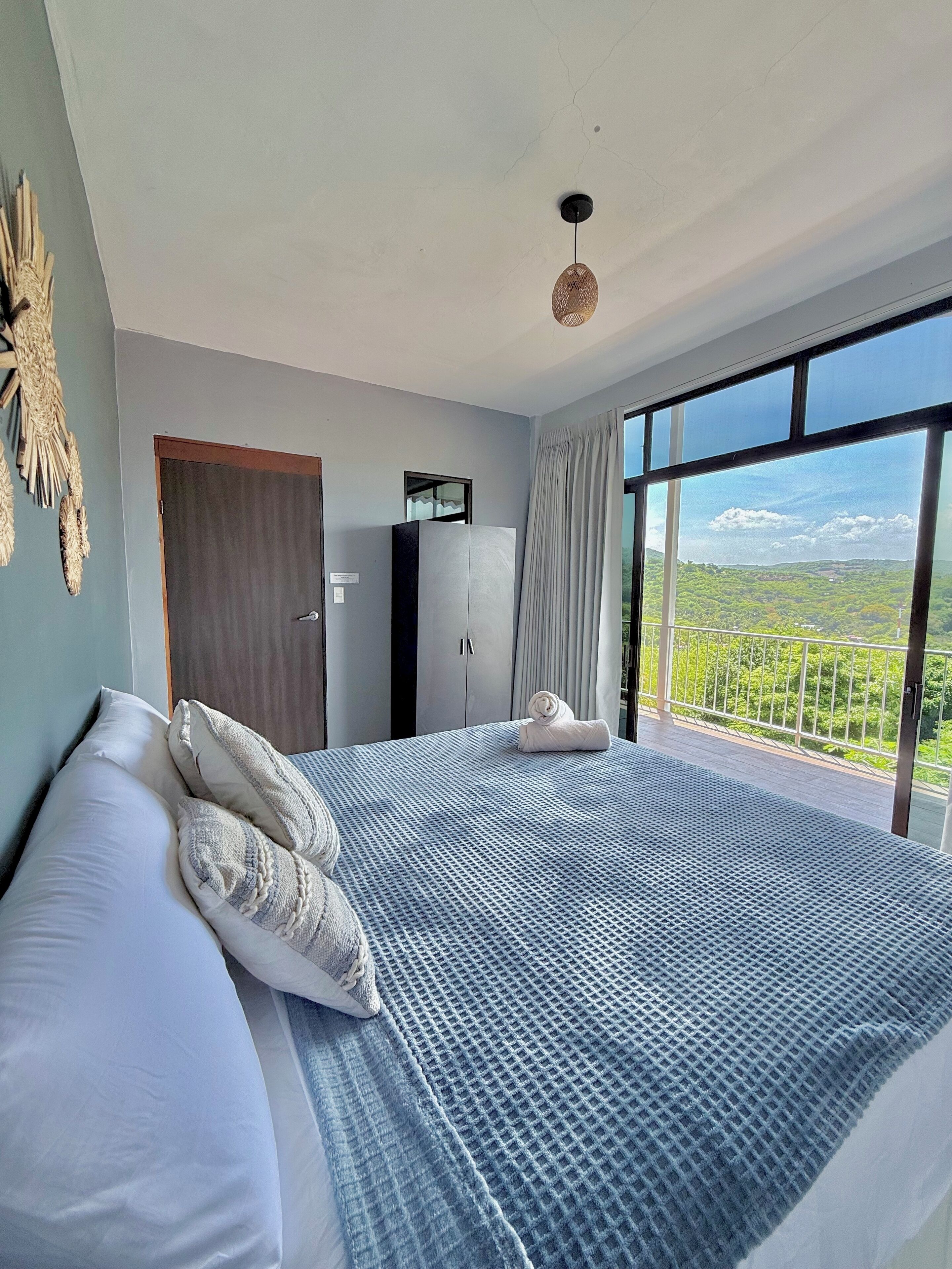 2 habitaciones, escritorio, cuna de viaje y wifi gratis 