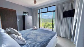 2 bedrooms, desk, travel cot, free WiFi