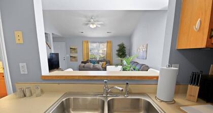 New! Spacious 4 Bed Great for Commuting, Dogs ok