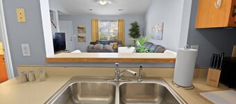 New! Spacious 4 Bed Great for Commuting, Dogs ok