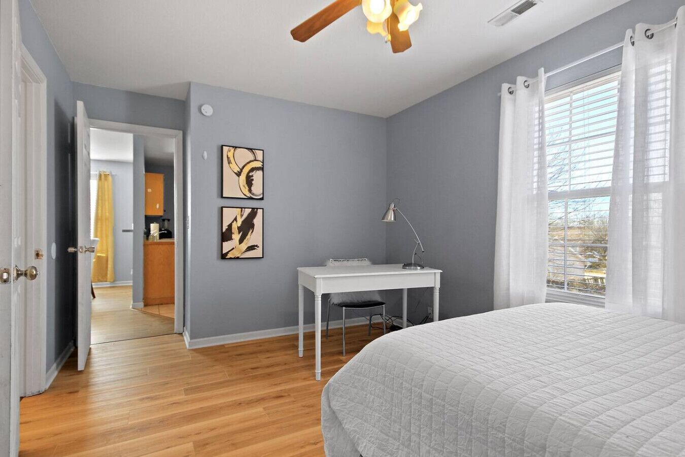 4 bedrooms, desk, iron/ironing board, WiFi