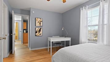 4 bedrooms, desk, iron/ironing board, WiFi