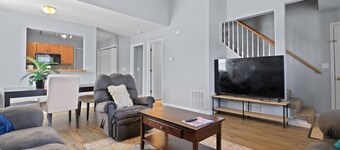 New! Spacious 4 Bed Great for Commuting, Dogs ok