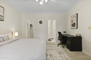 3 habitaciones, escritorio, tabla de planchar con plancha y wifi 