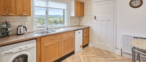 Fridge, microwave, oven, dishwasher
