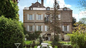 Outdoor dining - Le Grand Appart - MARCIGNY (MARCIGNY)