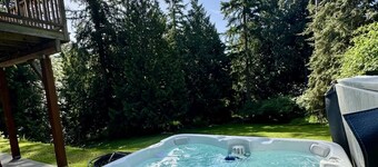 Hot Tub I Peloton I Ping Pong I Dogs OK