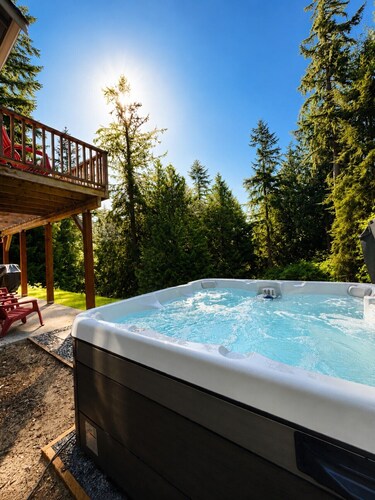 Hot Tub I Peloton I Ping Pong I Dogs OK