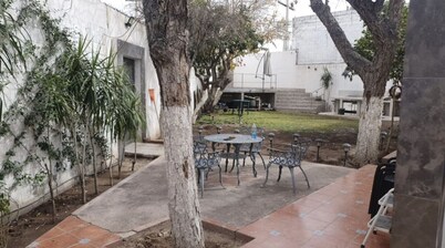 Alojamiento cerca del aeropuerto con alberca