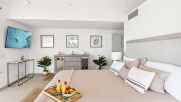 4 bedrooms, iron/ironing board, travel cot, free WiFi