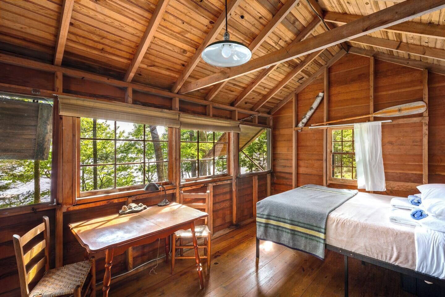 6 chambres, fer et planche à repasser, lit parapluie, draps fournis