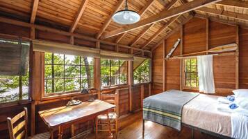 6 chambres, fer et planche Ă repasser, lit parapluie, draps fournis