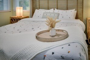 2 bedrooms, iron/ironing board, WiFi, bed sheets - Stylish 2BRM APT: Putting Green: 1mi Masters: 2mi Medical Center (Augusta)