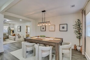 Dining - Organic Modern Apt: 1mi to Masters with Pool Table (Augusta)