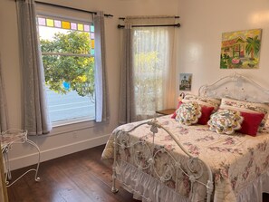 2 bedrooms, desk, free WiFi, bed sheets