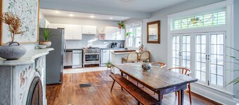 Family Friendly Unit steps from Cobbs Hill Park & Upper Monroe Neighborhood