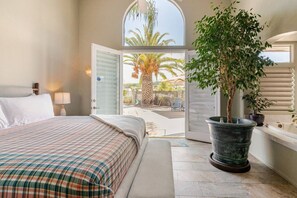 4 bedrooms, desk, iron/ironing board, WiFi - Mountain View Oasis  AC, Pool, Pet & Family Friendly (Hemet)