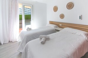 3 bedrooms, iron/ironing board, free WiFi, bed sheets