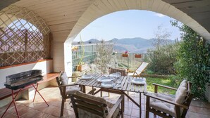 تناول الطعام بالخارج