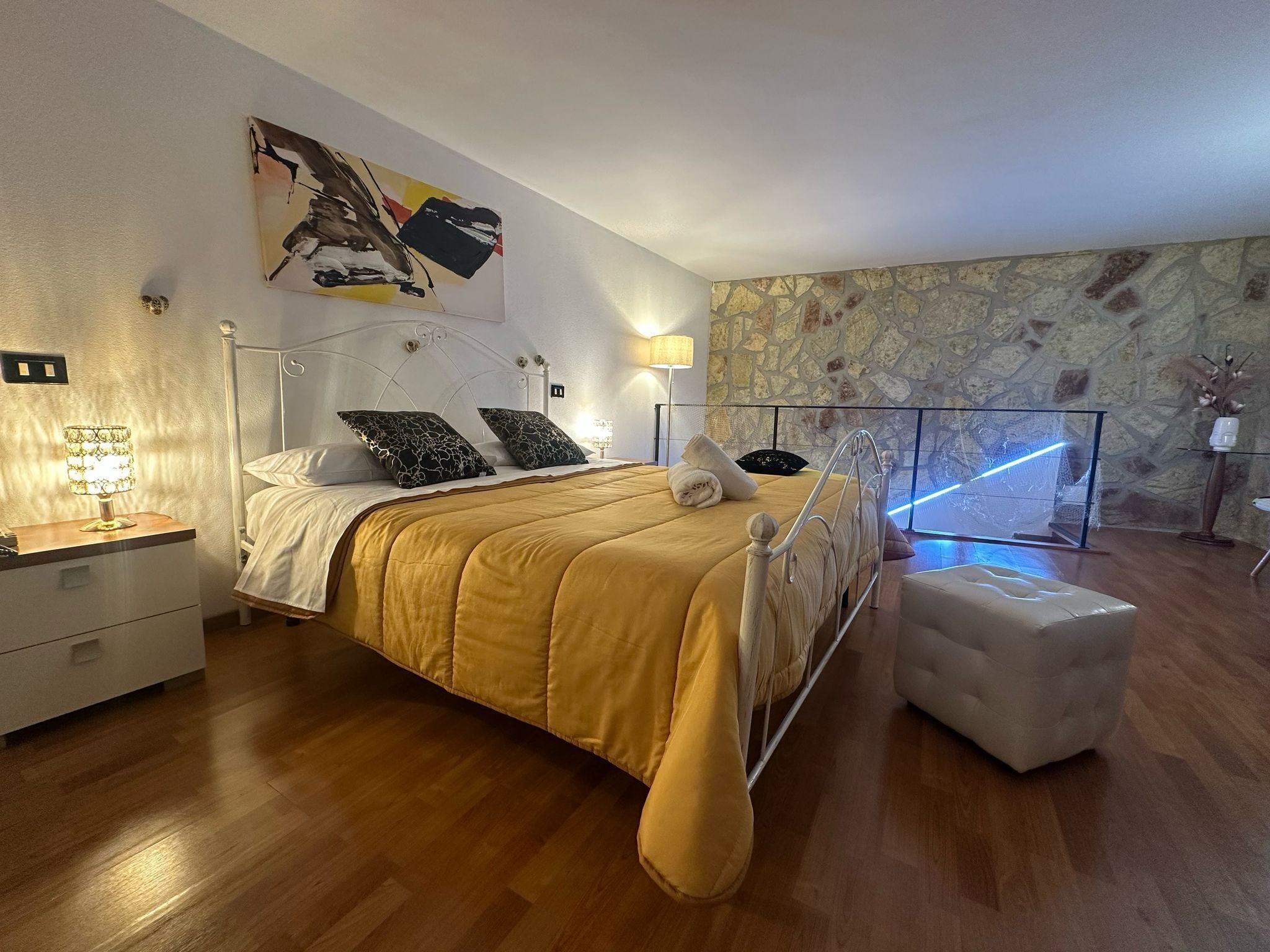 1 camera, ferro/asse da stiro, Wi-Fi, lenzuola